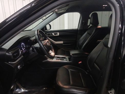 Used 2020 Ford Explorer XLT w/ Equipment Group 202A image 19
