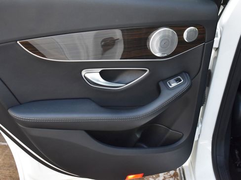 Used 2017 Mercedes-Benz C 300 4MATIC Sedan w/ Premium 3 Package image 33