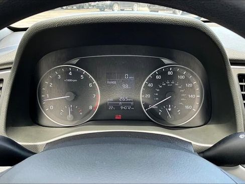 Used 2018 Hyundai Elantra SE FWD image 12