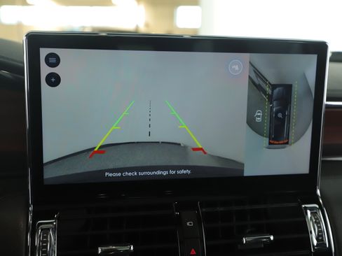 Used 2023 Lincoln Navigator Reserve image 21