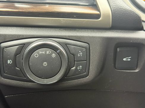 Used 2016 Ford Fusion SE w/ Equipment Group 202A FWD image 19