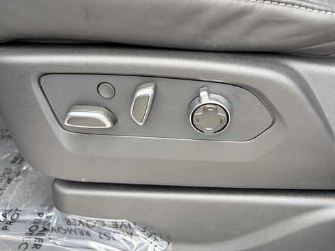 Certified 2026 Cadillac Escalade ESV V AWD/4WD image 21