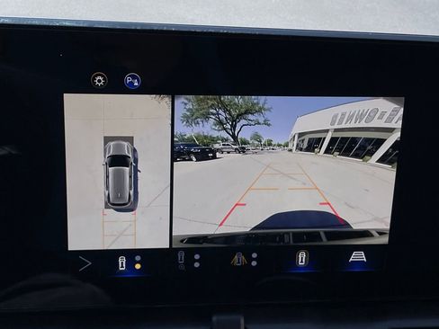 Used 2025 Chevrolet Equinox LT w/ Safety and Technology Package image 18