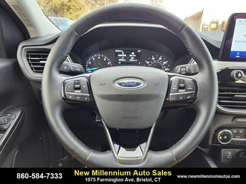 Used 2022 Ford Escape SE w/ Cold Weather Package image 25