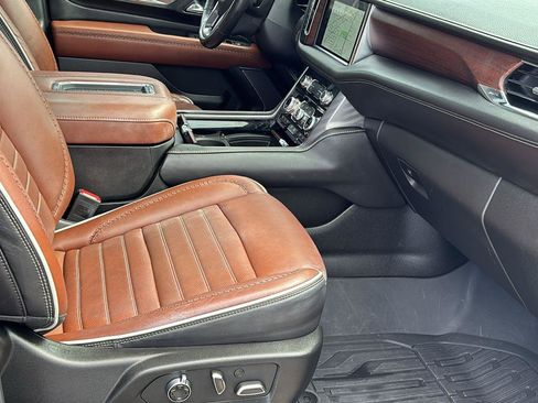Certified 2023 GMC Yukon XL Denali Ultimate w/ LPO, Floor Liner Package AWD/4WD image 26