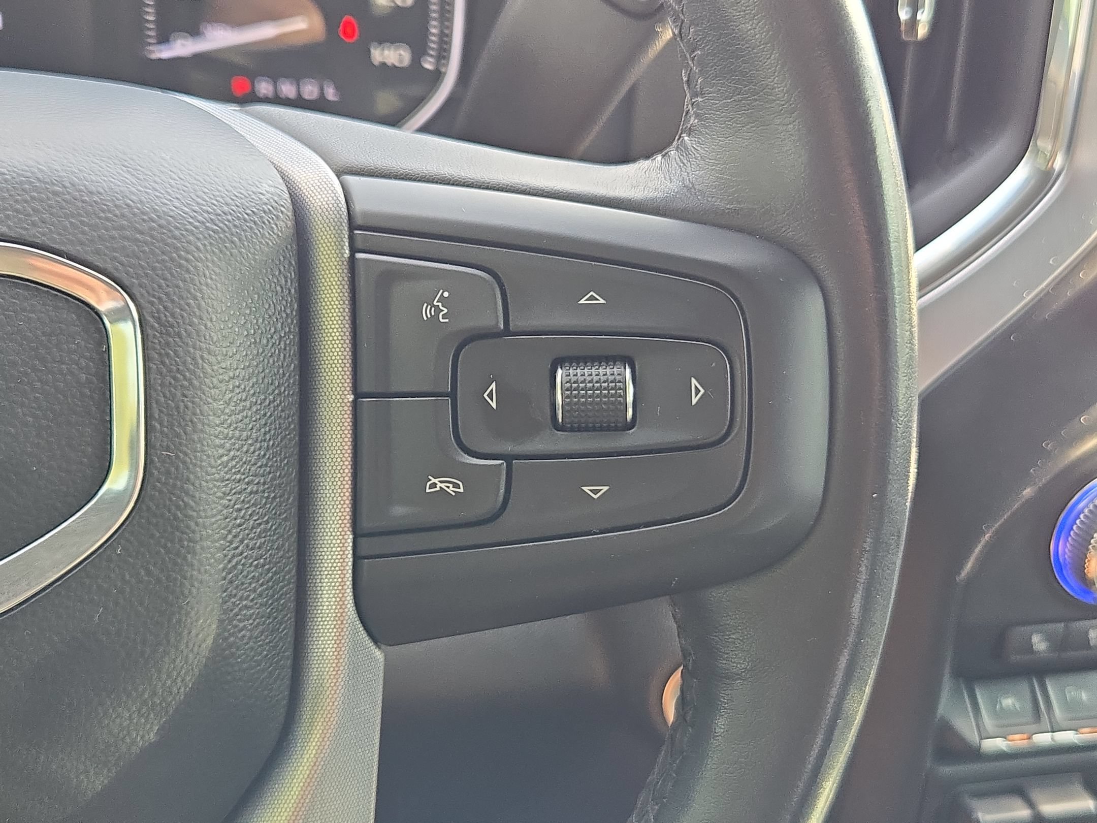 Certified 2022 GMC Sierra 1500 SLT RWD image 21