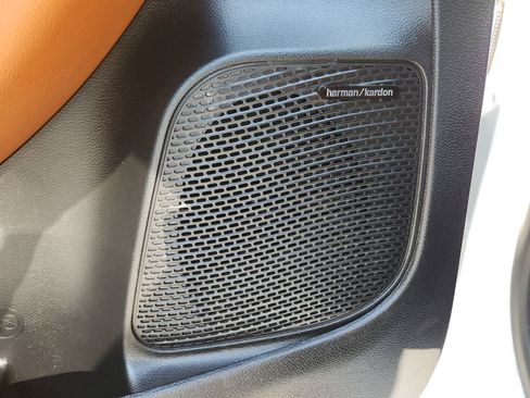 Certified 2024 Chrysler Pacifica Pinnacle image 21