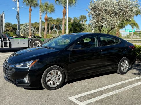 Used 2020 Hyundai Elantra SE w/ Cargo Package (C1) image 13