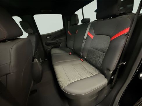 Used 2024 Chevrolet Colorado Z71 w/ Z71 Convenience Package 2 image 30