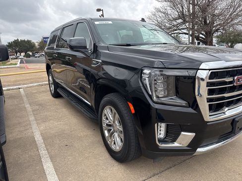 Used 2022 GMC Yukon XL SLT image 3