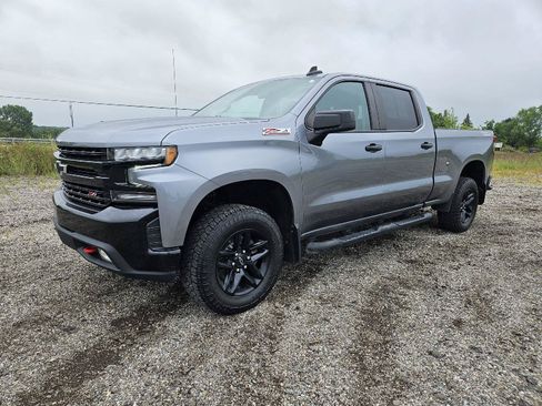 Used 2021 Chevrolet Silverado 1500 LT Trail Boss w/ Convenience Package II AWD/4WD image 3