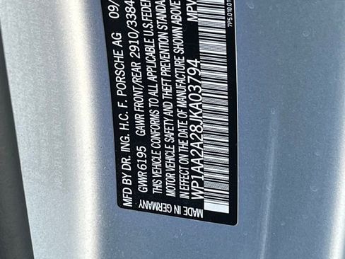 Used 2018 Porsche Cayenne Platinum Edition image 25