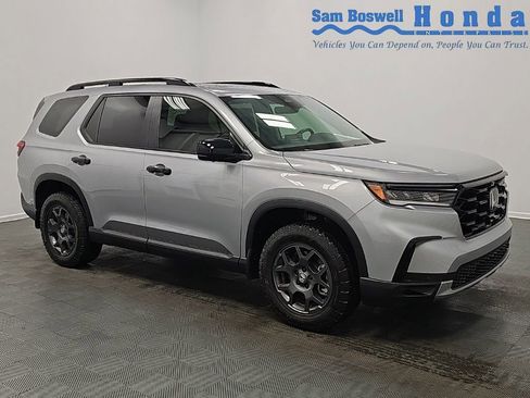 Used 2025 Honda Pilot TrailSport image 1