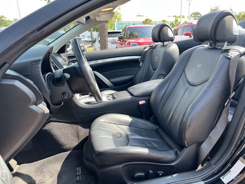 Used 2012 INFINITI G37 Convertible w/ Premium Pkg RWD image 16