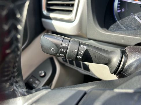 Used 2018 Toyota Highlander XLE FWD image 23