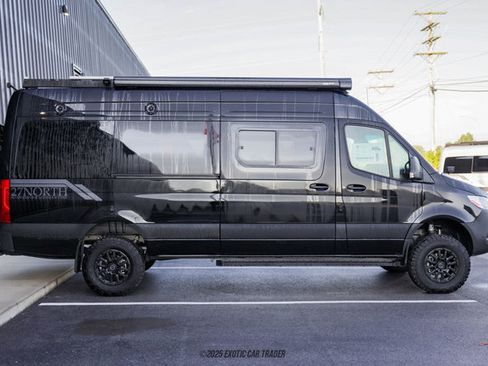 Used 2024 Mercedes-Benz Sprinter 2500 image 9