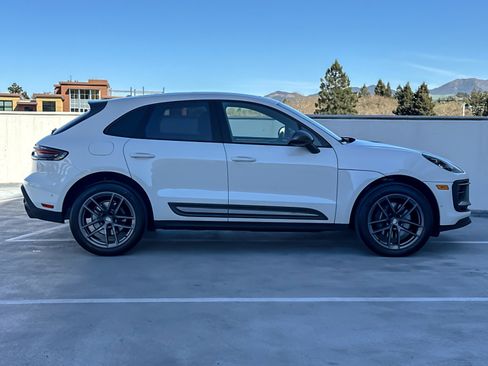 Used 2025 Porsche Macan Turbo image 9