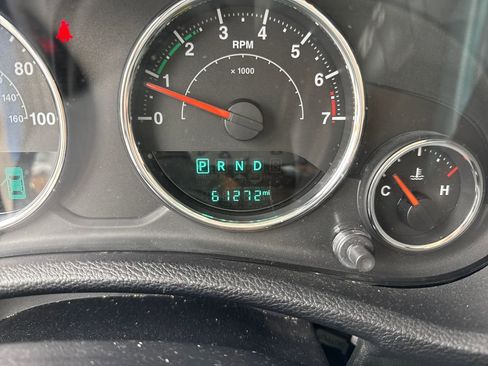 Used 2018 Jeep Wrangler Unlimited Sahara image 20