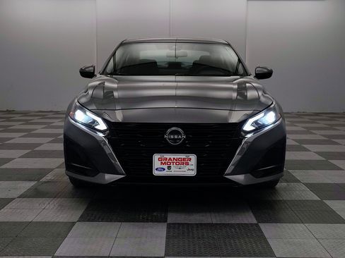 Used 2023 Nissan Altima 2.5 SV w/ SV Premium Package AWD/4WD image 6