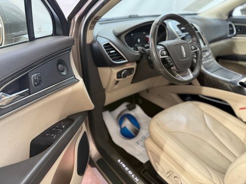 Used 2020 Lincoln Nautilus Reserve w/ Equipment Group 201A FWD image 11