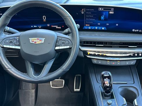 Used 2024 Cadillac XT4 Sport image 16