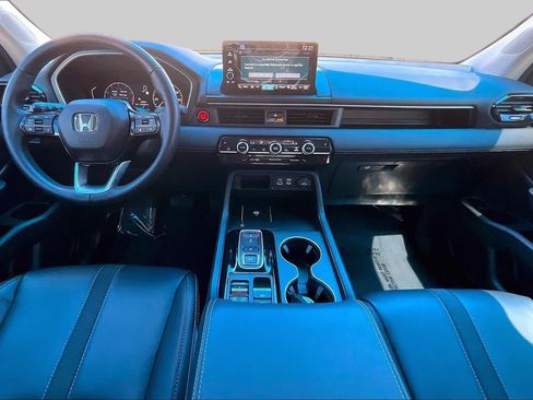 Used 2025 Honda Pilot EX-L image 16