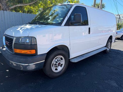 Used 2016 GMC Savana 2500 RWD image 2