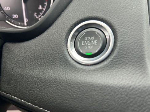 Used 2023 Cadillac XT4 Luxury w/ Cold Weather Package image 23