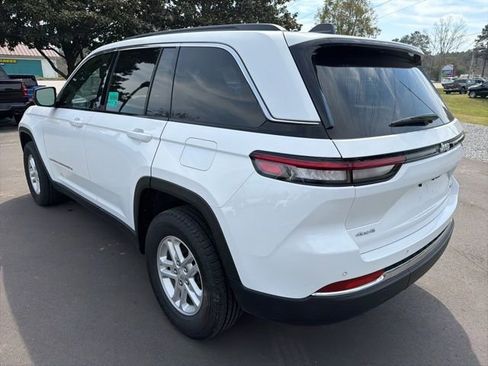 Used 2024 Jeep Grand Cherokee Laredo w/ Luxury Tech Group I image 5