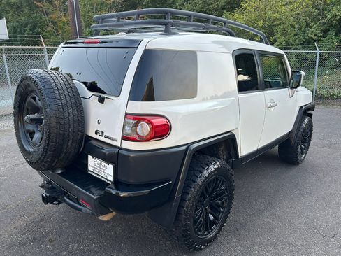 Used 2013 Toyota FJ Cruiser 4WD w/ Upgrade Pkg image 5