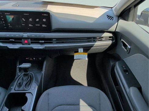 New 2025 Kia K4 EX FWD image 28
