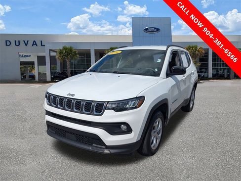Used 2024 Jeep Compass Latitude image 7