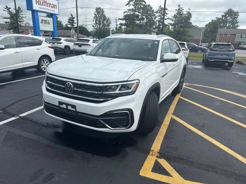 Used 2021 Volkswagen Atlas Cross Sport SE w/ V6 Towing Package FWD image 2