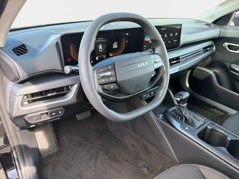 New 2026 Kia K4 FWD image 18