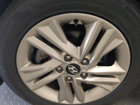 Used 2019 Hyundai Elantra Value Edition FWD image 31