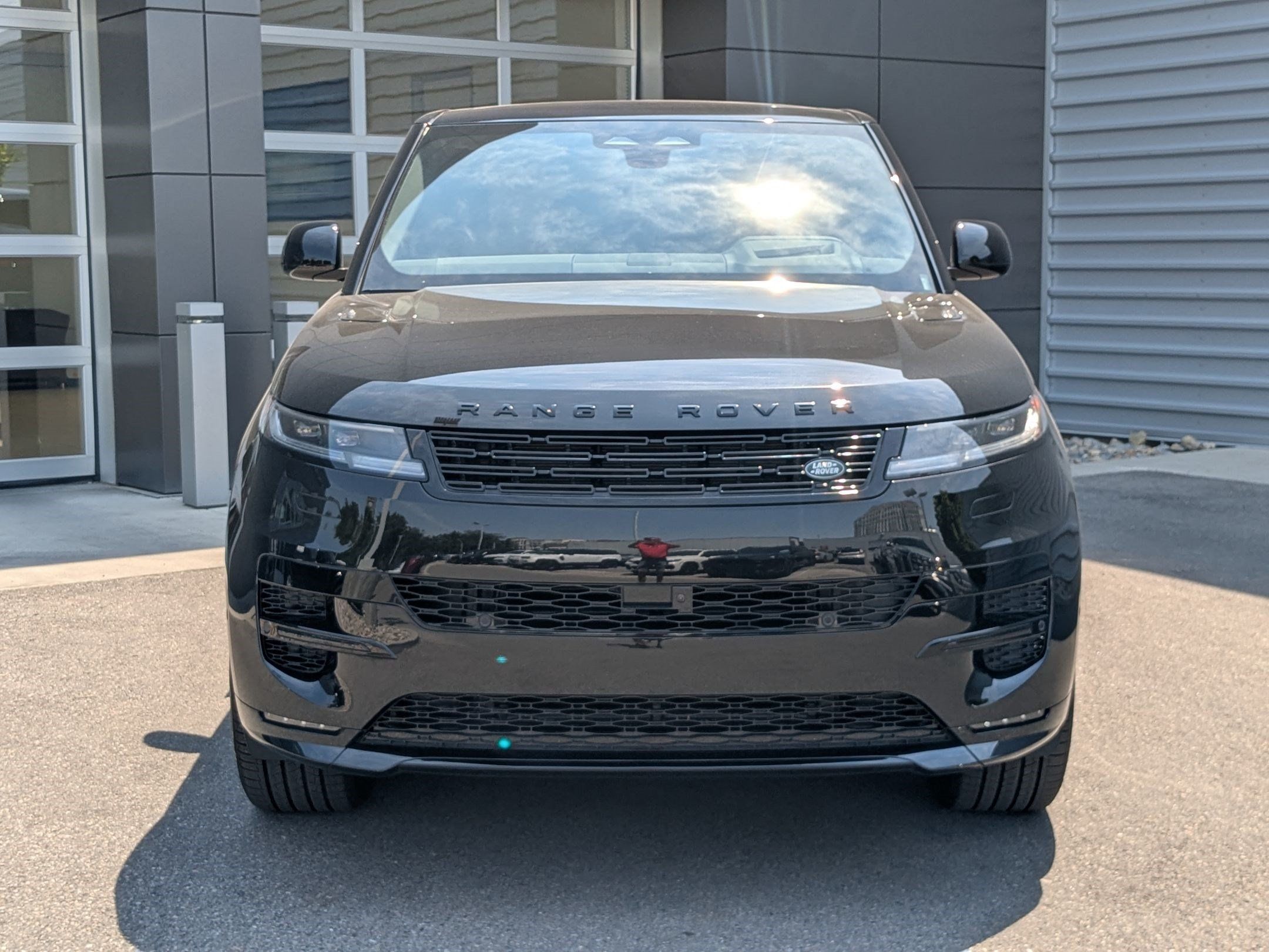 New 2026 Land Rover Range Rover Sport Dynamic SE AWD/4WD image 2
