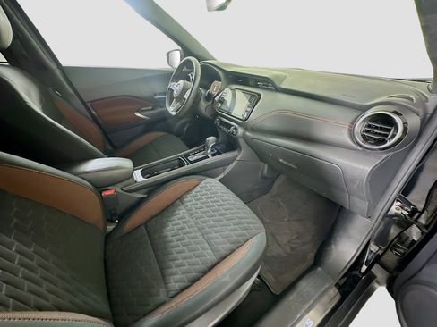 Used 2023 Nissan Kicks SR w/ Interior Electronics Package FWD image 28