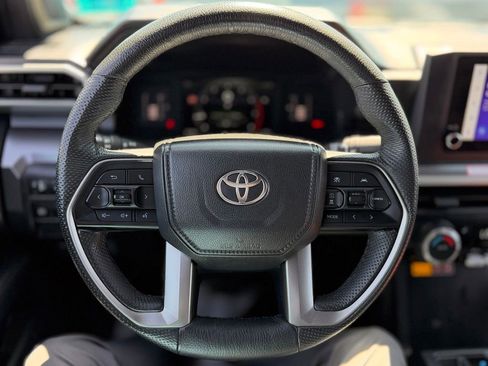 Certified 2024 Toyota Tacoma SR5 AWD/4WD image 8