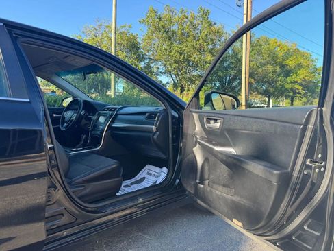 Used 2016 Toyota Camry SE FWD image 13