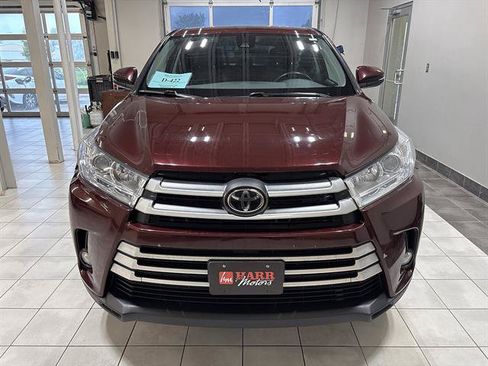 Used 2019 Toyota Highlander Plus AWD/4WD image 6
