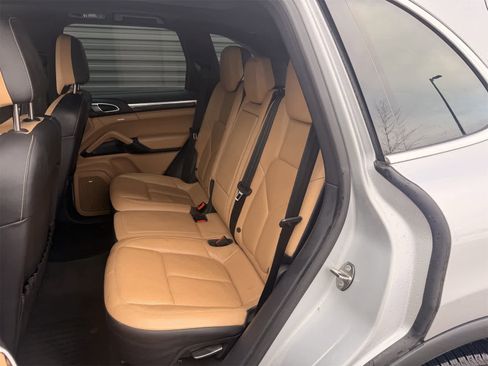 Used 2014 Porsche Cayenne Diesel image 10