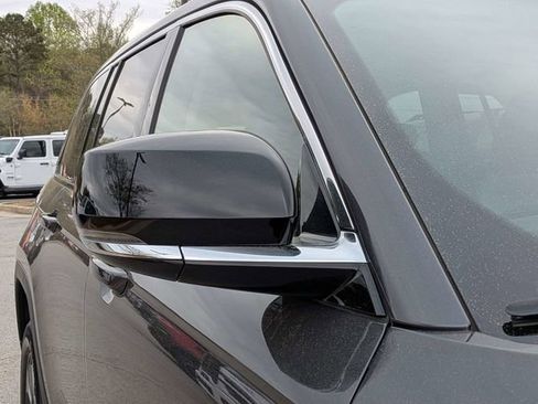 Used 2023 Jeep Grand Cherokee 4WD 4xe image 13