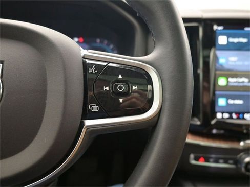 Used 2023 Volvo XC60 B5 Ultimate w/ Protection Package Premier image 25