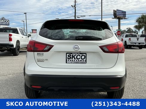 Used 2019 Nissan Rogue Sport S image 4