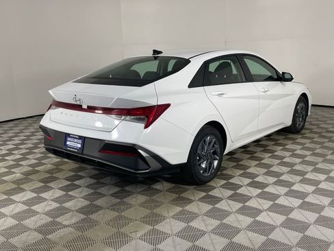Used 2025 Hyundai Elantra Hybrid FWD image 24