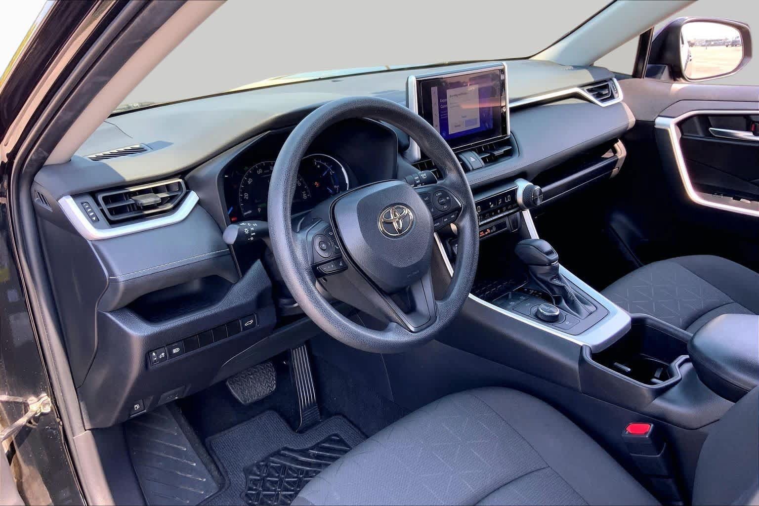 Used 2024 Toyota RAV4 XLE w/ Convenience Package AWD/4WD image 17