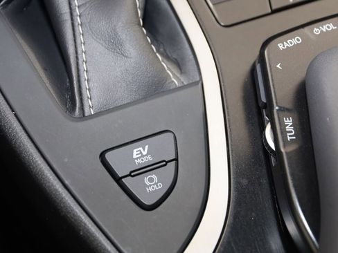 Used 2022 Lexus UX 250h w/ Premium Package AWD/4WD image 27