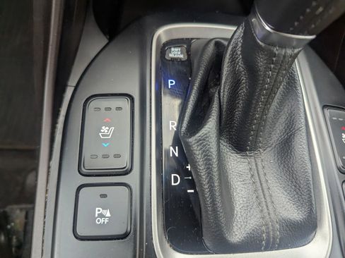 Used 2017 Hyundai Santa Fe Sport FWD image 12