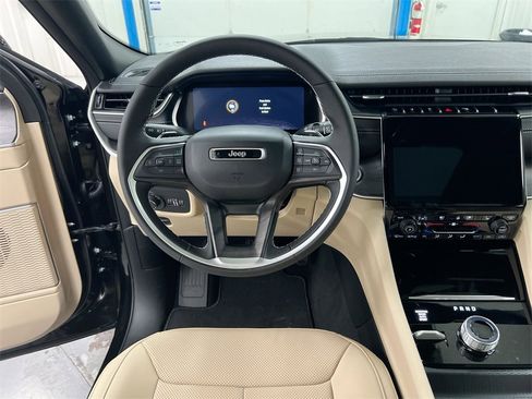 New 2025 Jeep Grand Cherokee L Limited w/ Luxury Tech Group II image 22