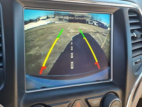 Used 2018 Jeep Grand Cherokee Limited image 4